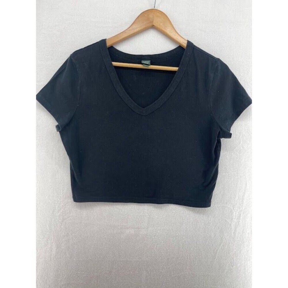 Wild Fable Women’s V Neck Short Sleeve Cropped Black Tee size XL